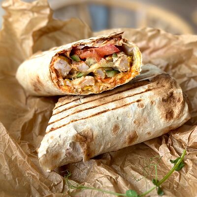 Фирменная шаурмав Усадьба по цене 640 ₽