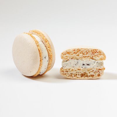 Макарон Пломбир с шоколадной крошкой в Tortterry по цене 180 ₽