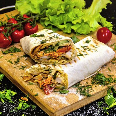 Шаурма с курицейв Огонёк по цене 450 ₽