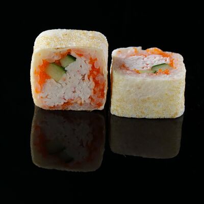 Калифорния в омлете ролл в Kioto по цене 473 ₽