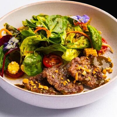 Салат тайский с говядиной в Алхимиус по цене 1230 ₽