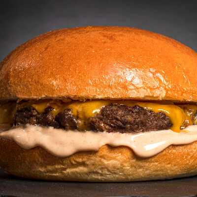 Класс Beef Бургер в Black Grill House по цене 520 ₽