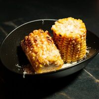 Кукуруза гриль с пармезаном в Beverly
