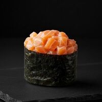 Гункан Лосось в ОЛИО пицца и суши