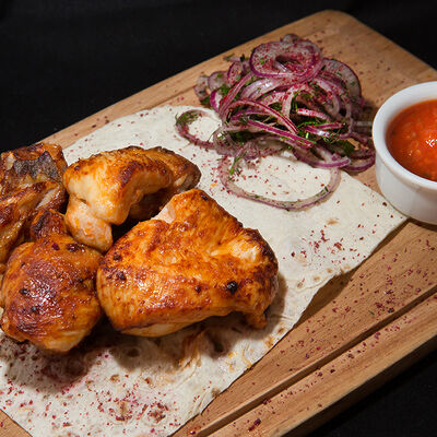 Шашлык из куриного бедра в Долшашлык по цене 520 ₽