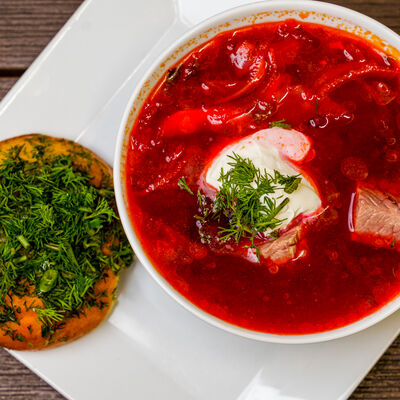 Борщ с пампушками в Эра Вкуса по цене 180 ₽