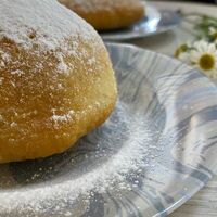Ереванские пончики с заварным кремом в Пончиковая