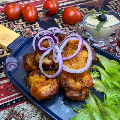 Шашлык из куриного бедра без кости в Хоровац хаус по цене 500 ₽