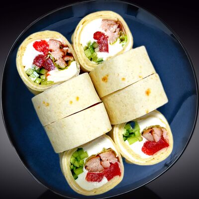 Ролл буррито с курицей в Вкусно Песец по цене 569 ₽