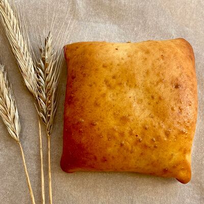 Пирожок с печеньюв Пекарня Батон по цене 81 ₽