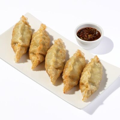 Пельмени жареные Дамплинги с курицей в Kimbox - Корейская кухня по цене 650 ₽