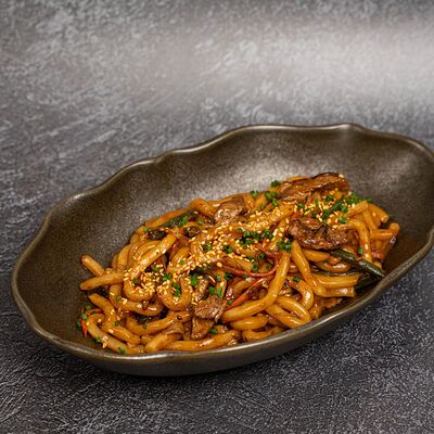 Удон с телятиной умами в Smoky People по цене 940 ₽