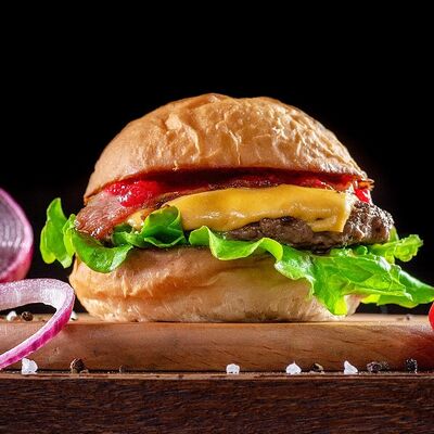 Бургер с клюквенным соусом в Mesto Burger по цене 299