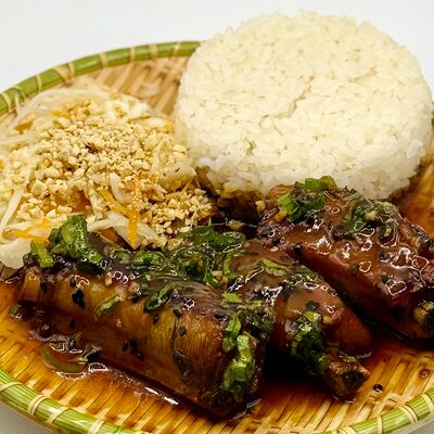 Рис с ребрами в кисло-сладком соусев Viet House по цене 860 ₽