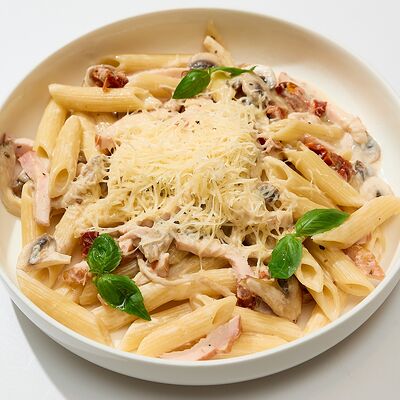 Пенне с копчёной курицей и грибами в One Special по цене 700 ₽