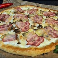 Деревня в Bikini Pizza