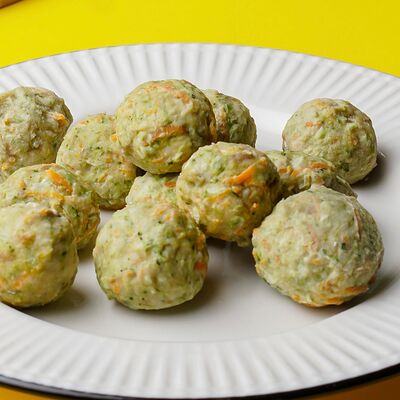 Фрикадельки из индейки с брокколи в Панда по цене 465 ₽