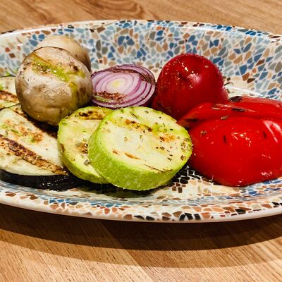 Овощи гриль в DVOR гриль-бистро по цене 520 ₽