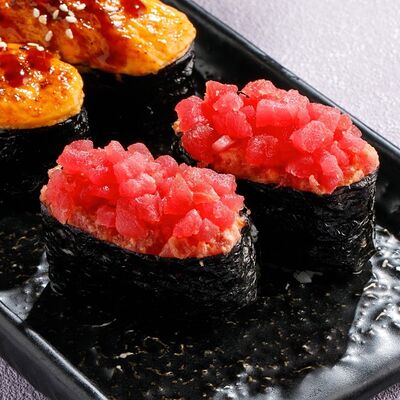 Острые суши с тунцом в Чайхана Пахвала по цене 440 ₽