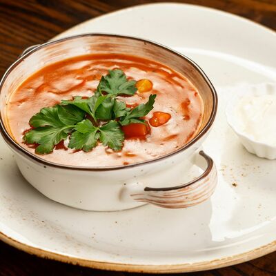 Суп-гуляш по венгерской традиции в Онегин по цене 566 ₽