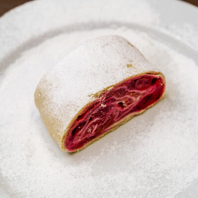 Штрудель вишневый в Эра Вкуса по цене 150 ₽