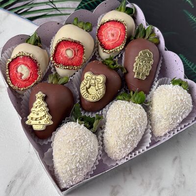 Клубника в молочном шоколаде №32 в Di Panna Confetteria по цене 1490 ₽