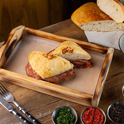 Сэндвич говядина с сыром в Vse Doma по цене 670 ₽