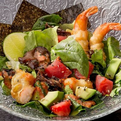Салат с креветкой, авокадо и грибами Муэр в Хариzма по цене 450