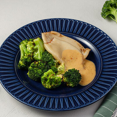 Кальмары с брокколи в кунжутном соусе в МИЛТИ по цене 407 ₽