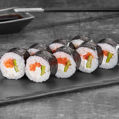 Мини ролл с копченой кетой в Суши Мастер по цене 409 ₽
