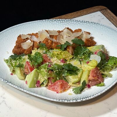 Салат с цыплёнком в Cheeseria по цене 850 ₽