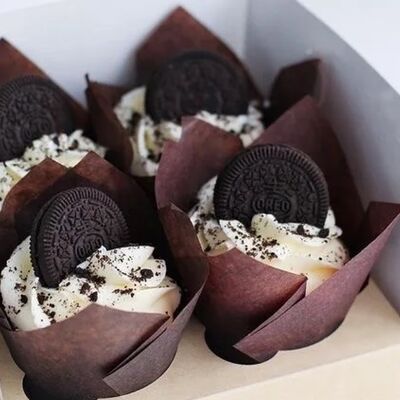 Капкейк, украшенный Oreo в Di Panna Confetteria по цене 310 ₽