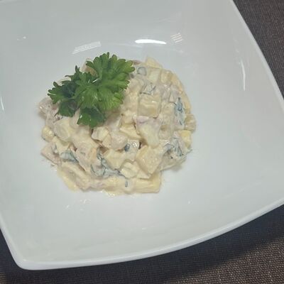 Салат с Ананасамив Пицца и Скепасти по цене 470 ₽