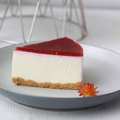 Пирожное Чизкейк с малиной в Кондитерская Виолет по цене 249 ₽