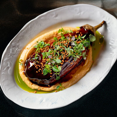 Печеный баклажан, йогурт и соус унаги в Гвидон по цене 850 ₽