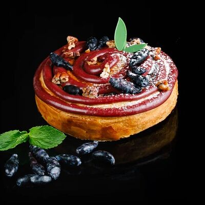 Венский вензель с жимолостью в Sweet Сoncept Кондитерская студия по цене 360 ₽