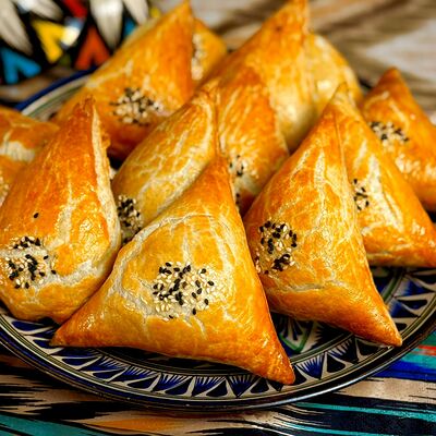 Самса с говядиной в Чайхана Арафа по цене 175 ₽