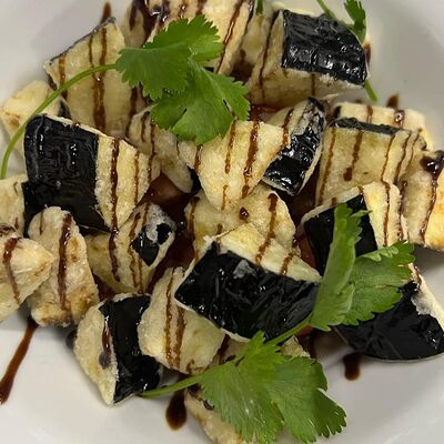 Салат с хрустящими баклажанами в Шашлык 1 по цене 490 ₽