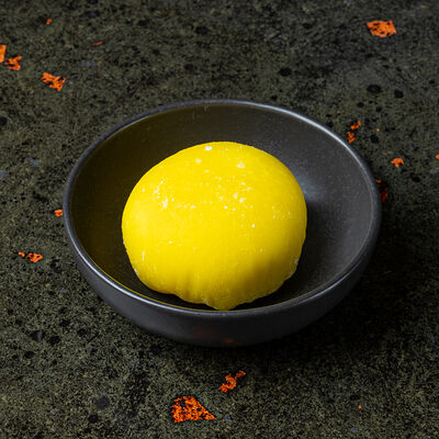 Моти манго в Sumo Izakaya по цене 330 ₽