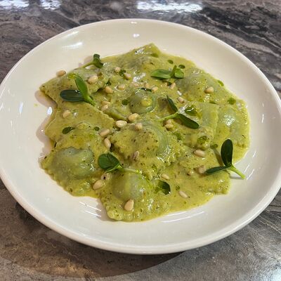 Равиоли (шпинат + рикотта) в Sopranos по цене 490 ₽