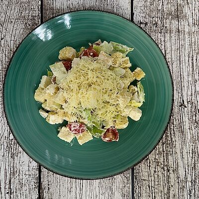 Салат Цезарь в Луна Рыба по цене 495 ₽