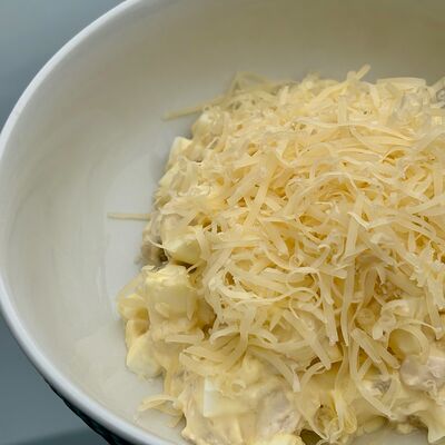 Салат с курицей и ананасом в Grechka по цене 300 ₽