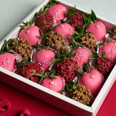 Клубника в шоколаде Шарм М в Mosfresa по цене 3290