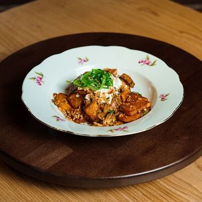 Жареная картошка от шефа с грибами и зеленым луком в Спички по цене 520 ₽