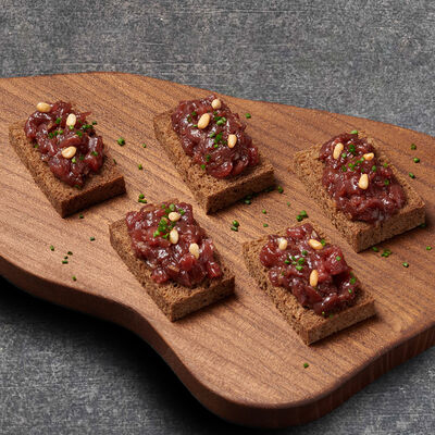 Тартар из оленины в Залечь на дно в Гамбург по цене 698 ₽