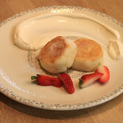 Сырники в DVOR гриль-бистро по цене 370 ₽