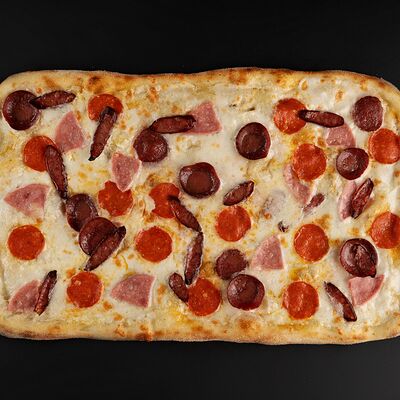Колбасный Топ в Epic Pizza - метровая пицца по цене 2234 ₽