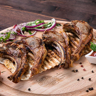 Шашлык из каре ягненка в Шашлык-Машлык по цене 850 ₽