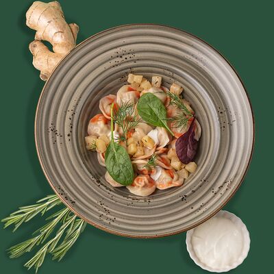 Пельмени из свинины с грушевым чатни в Солянка по цене 570 ₽