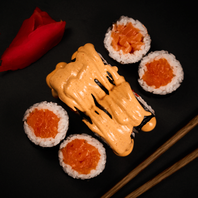 Острый лосось маки в Кручу-Верчу! по цене 897 ₽